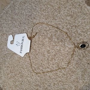 ❤️ 5/$15 Fashion Bug necklace gold and black